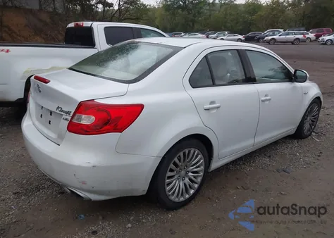 2011 Suzuki Kizashi Se z USA, uszkodzony, nr VIN JS2RF9A36B6110303